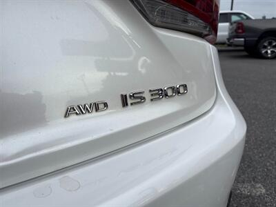 2017 Lexus IS 300   - Photo 3 - Frederick, MD 21702