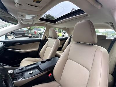 2017 Lexus IS 300   - Photo 11 - Frederick, MD 21702