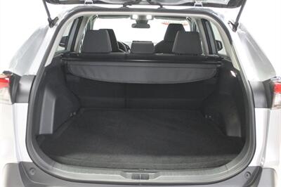 2025 Toyota RAV4 LE - Photo 8 - Magnolia, AR 71753