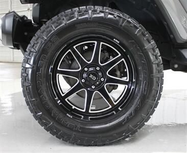 2021 Jeep Gladiator Overland   - Photo 23 - Magnolia, AR 71753