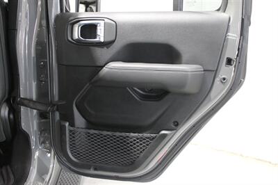 2021 Jeep Gladiator Overland   - Photo 12 - Magnolia, AR 71753