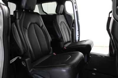 2025 Chrysler Pacifica Select   - Photo 23 - Magnolia, AR 71753