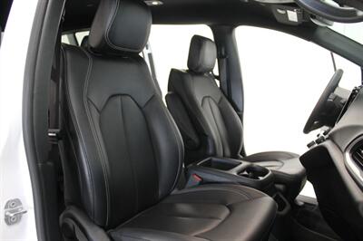 2025 Chrysler Pacifica Select   - Photo 22 - Magnolia, AR 71753