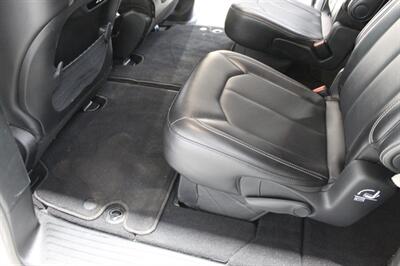 2025 Chrysler Pacifica Select   - Photo 17 - Magnolia, AR 71753