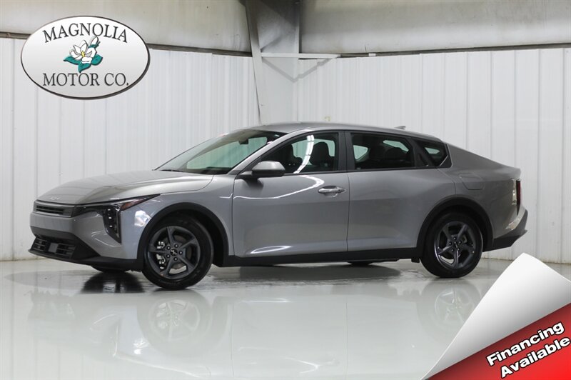 2025 Kia K4 LXS AT's photo