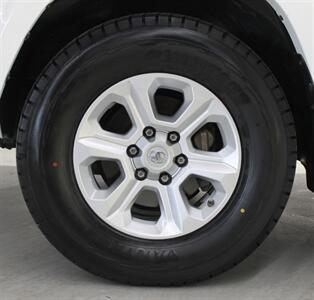 2017 Toyota 4Runner SR5 - Photo 11 - Magnolia, AR 71753