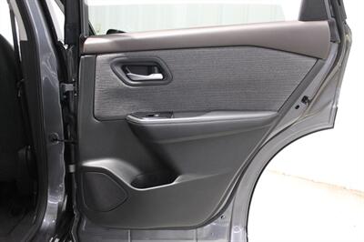 2023 Nissan Rogue SV - Photo 11 - Magnolia, AR 71753