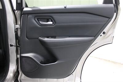 2025 Nissan Rogue SL   - Photo 11 - Magnolia, AR 71753