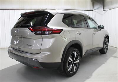 2025 Nissan Rogue SL   - Photo 9 - Magnolia, AR 71753