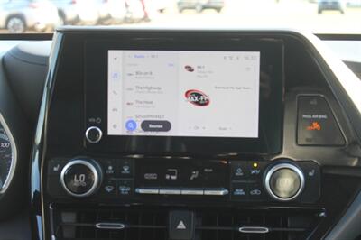 2025 Toyota Highlander XLE   - Photo 12 - Magnolia, AR 71753