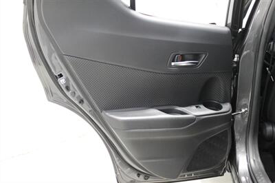 2021 Toyota C-HR XLE - Photo 16 - Magnolia, AR 71753