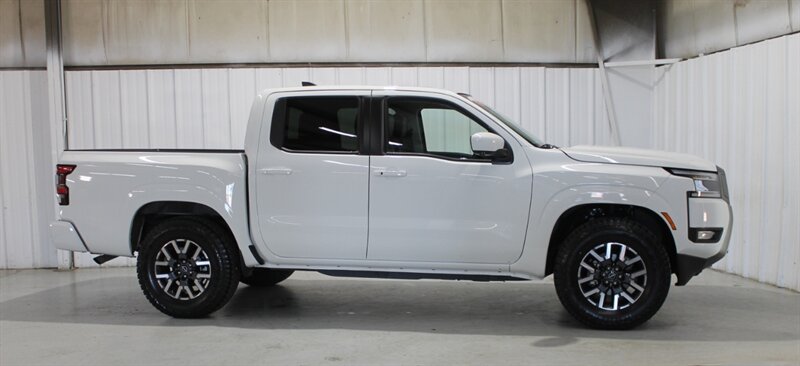 2025 Nissan Frontier SL  