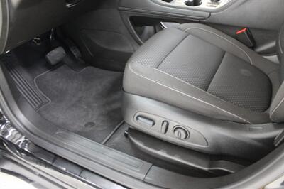 2023 GMC Acadia SLE - Photo 13 - Magnolia, AR 71753