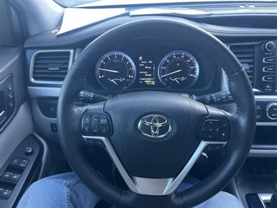 2019 Toyota Highlander Limited Platinum   - Photo 9 - Tulsa, OK 74112