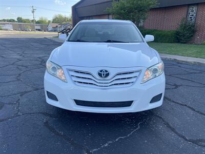 2011 Toyota Camry LE   - Photo 2 - Tulsa, OK 74112