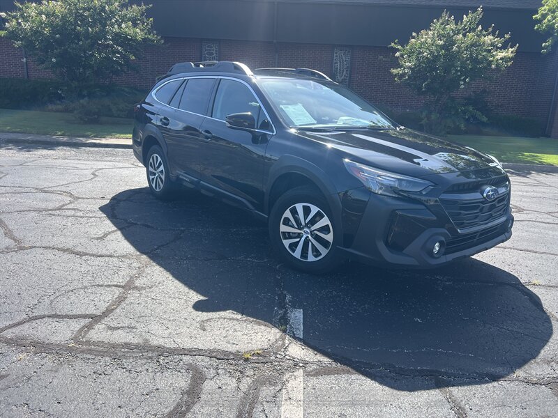 2023 Subaru Outback Premium  