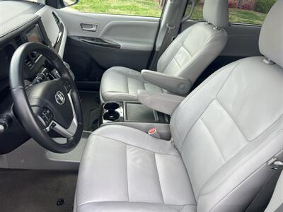 2016 Toyota Sienna XLE 8-Passenger   - Photo 17 - Tulsa, OK 74112