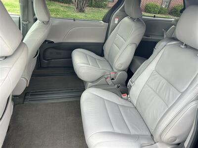 2016 Toyota Sienna XLE 8-Passenger   - Photo 18 - Tulsa, OK 74112