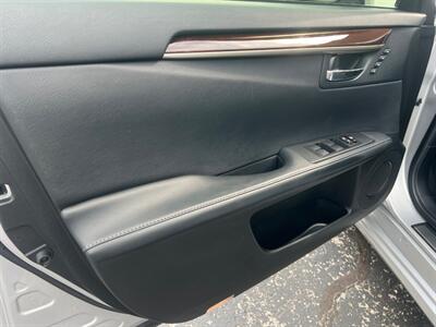2013 Lexus ES   - Photo 17 - Tulsa, OK 74112