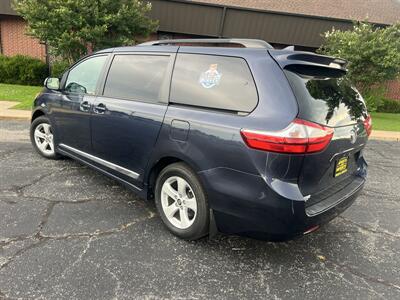 2019 Toyota Sienna LE 8-Passenger - Photo 8 - Tulsa, OK 74112