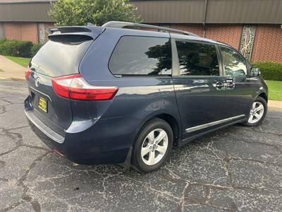 2019 Toyota Sienna LE 8-Passenger - Photo 6 - Tulsa, OK 74112