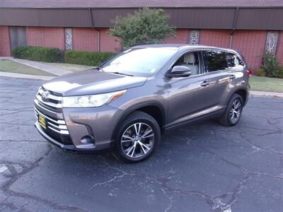 2017 Toyota Highlander LE Plus   - Photo 3 - Tulsa, OK 74112