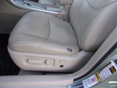 2010 Toyota Avalon XL   - Photo 10 - Tulsa, OK 74112