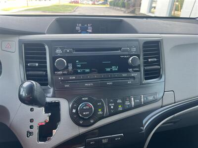 2014 Toyota Sienna SE 8-Passenger   - Photo 13 - Tulsa, OK 74112