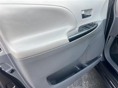 2014 Toyota Sienna SE 8-Passenger   - Photo 14 - Tulsa, OK 74112