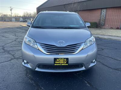 2016 Toyota Sienna XLE 8-Passenger   - Photo 2 - Tulsa, OK 74112