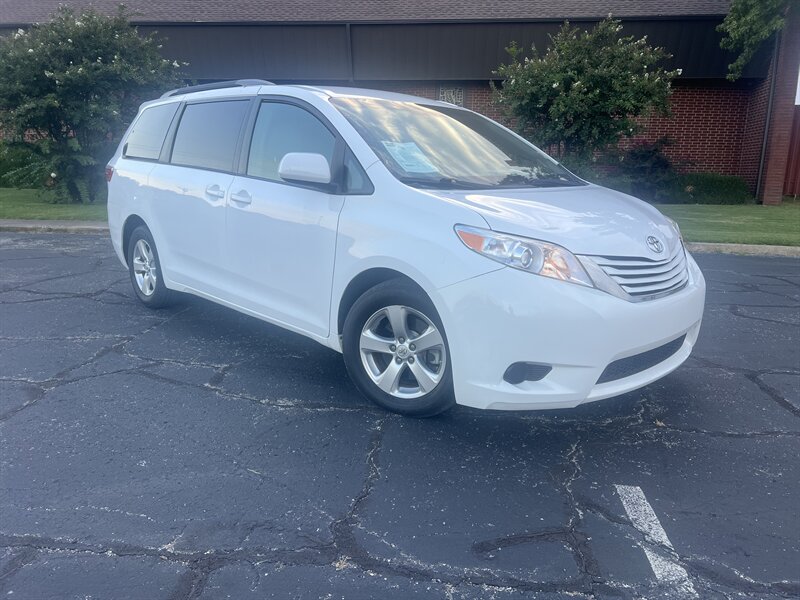 2015 Toyota Sienna LE 8-Passenger  