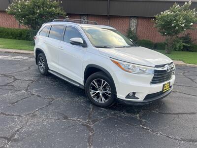 2016 Toyota Highlander XLE   - Photo 1 - Tulsa, OK 74112