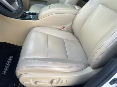 2016 Toyota Highlander XLE   - Photo 10 - Tulsa, OK 74112