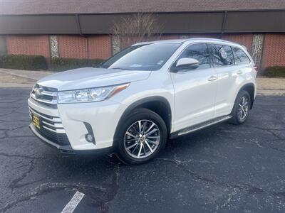 2017 Toyota Highlander XLE   - Photo 3 - Tulsa, OK 74112