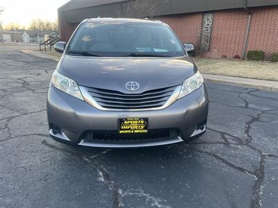 2015 Toyota Sienna LE 8-Passenger   - Photo 2 - Tulsa, OK 74112