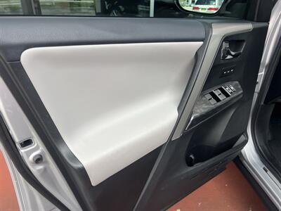 2017 Toyota RAV4 Platinum - Photo 16 - Tulsa, OK 74112