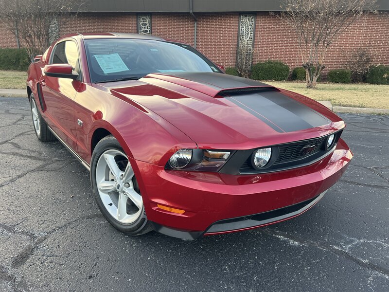 2010 Ford Mustang GT Premium's photo