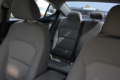 2017 Hyundai ELANTRA Limited   - Photo 17 - Tulsa, OK 74112