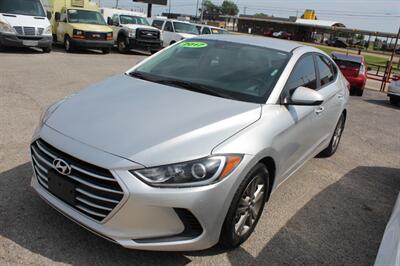 2017 Hyundai ELANTRA Limited   - Photo 2 - Tulsa, OK 74112