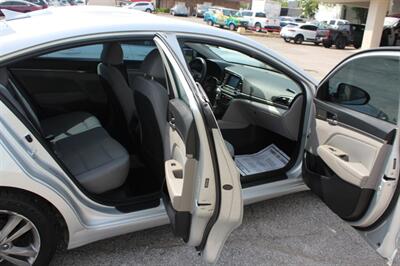2017 Hyundai ELANTRA Limited   - Photo 12 - Tulsa, OK 74112