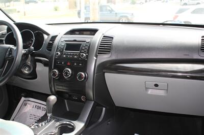 2011 Kia Sorento LX   - Photo 12 - Tulsa, OK 74112