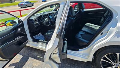 2020 Toyota Camry SE Nightshade   - Photo 16 - Tulsa, OK 74112