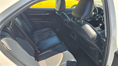 2020 Toyota Camry SE Nightshade   - Photo 13 - Tulsa, OK 74112