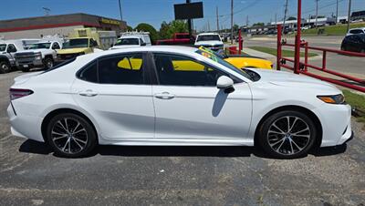 2020 Toyota Camry SE Nightshade   - Photo 6 - Tulsa, OK 74112