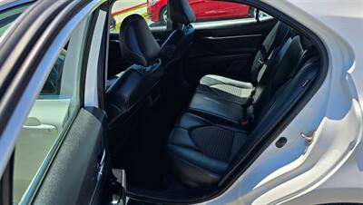 2020 Toyota Camry SE Nightshade   - Photo 15 - Tulsa, OK 74112