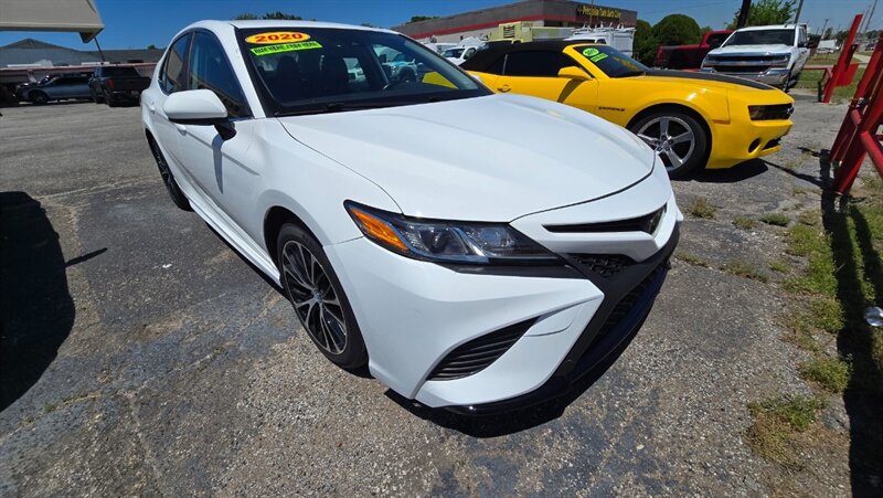 2020 Toyota Camry SE Nightshade   - Photo 1 - Tulsa, OK 74112