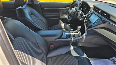 2020 Toyota Camry SE Nightshade   - Photo 10 - Tulsa, OK 74112