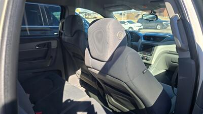 2014 Chevrolet Traverse LS   - Photo 11 - Tulsa, OK 74112