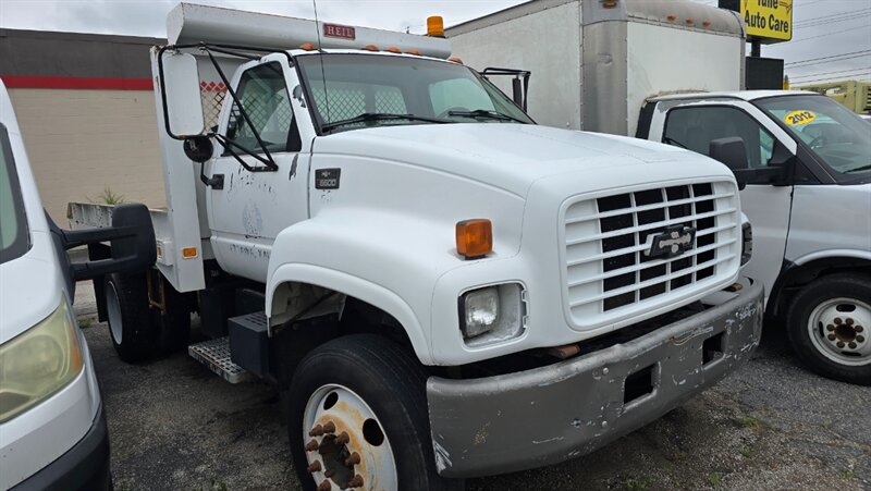 1999 Chevrolet C7500   - Photo 1 - Tulsa, OK 74112
