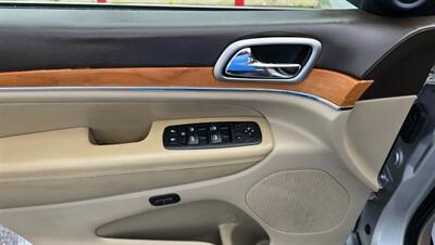 2011 Jeep Grand Cherokee Overland Summit - Photo 17 - Tulsa, OK 74112